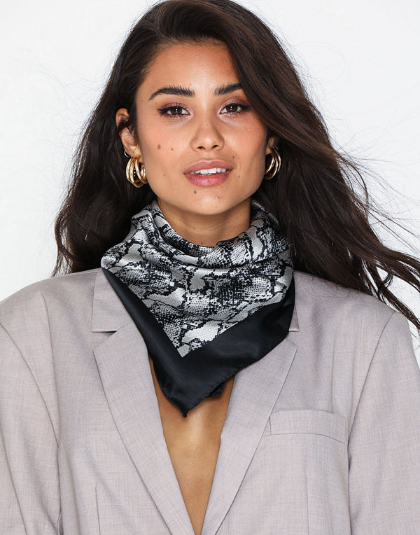 Vero Moda Vmsnakee Square Scarf