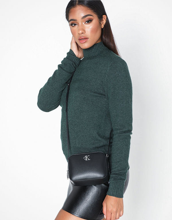 Calvin Klein svart axelväska Ckj Monogram Hw Camera Bag