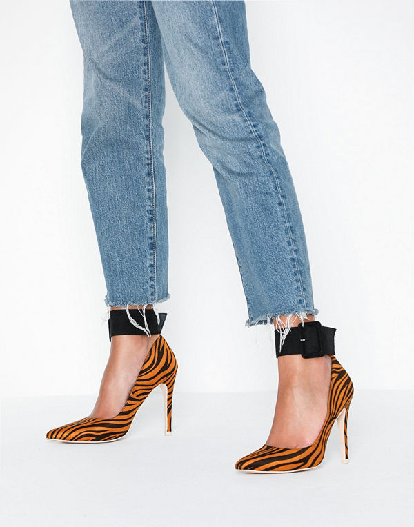 NLY Shoes Buckle Pump