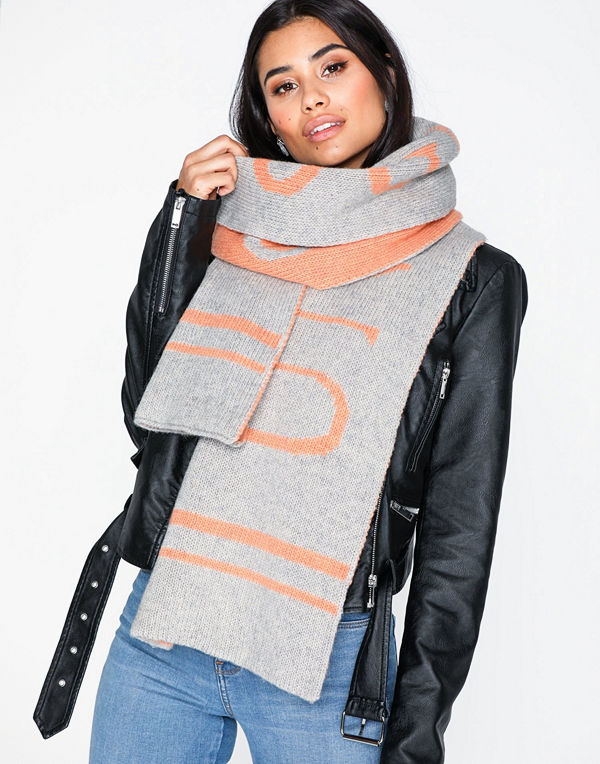 Gestuz UnnieGZ scarf