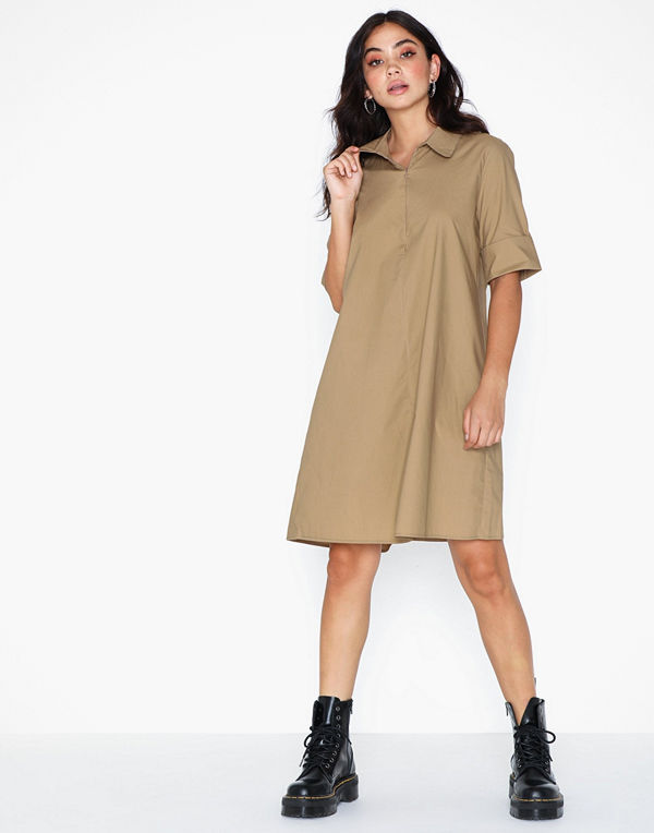 Sisters Point Gipa Dress Klänningar online Modegallerian Sisters Point Vini Dress Klänningar online Modegallerian