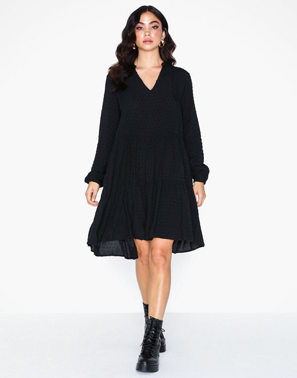 Sisters Point Egum Dress Klänningar online Modegallerian Sisters Point Vini Dress Klänningar online Modegallerian