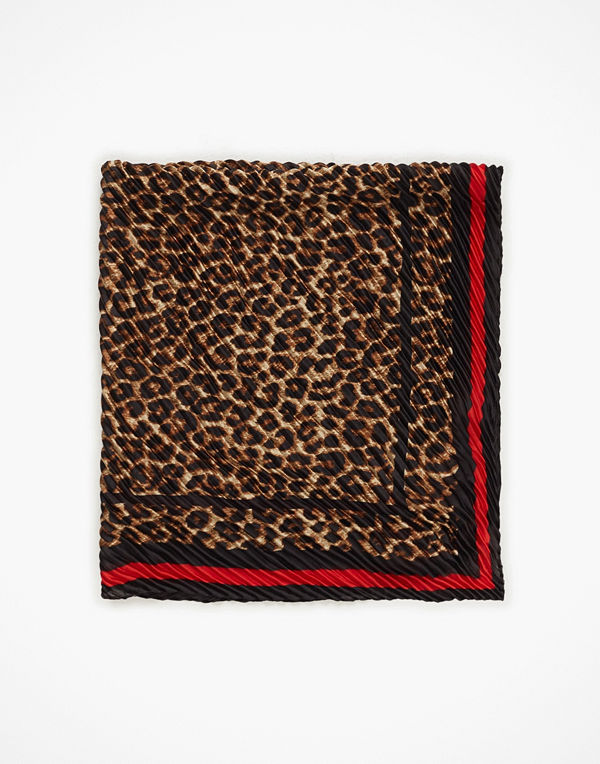Sisters Point Scarf 472 Red
