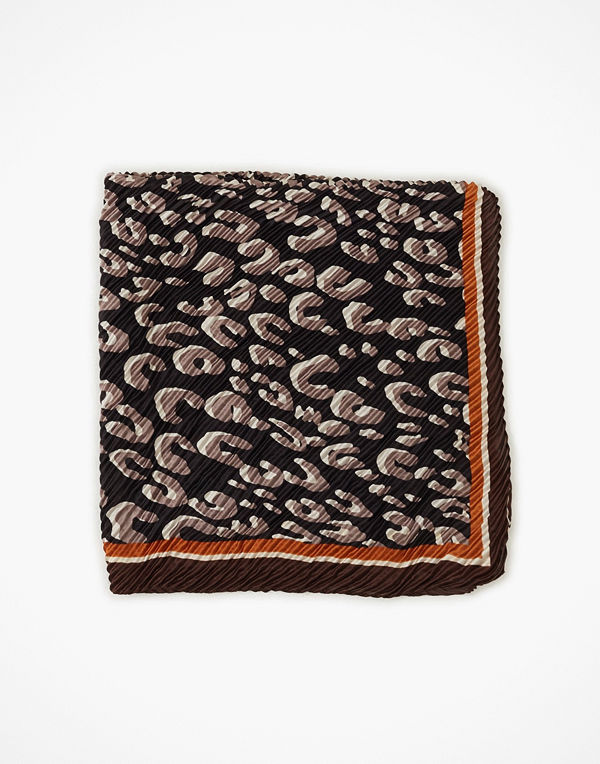 Sisters Point Scarf 472