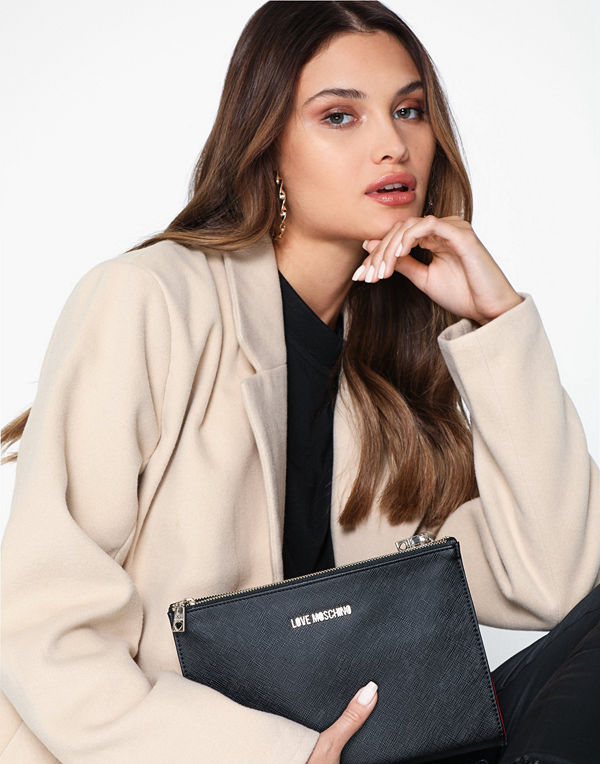 Love Moschino svart kuvertväska JC5394PP08LQ0