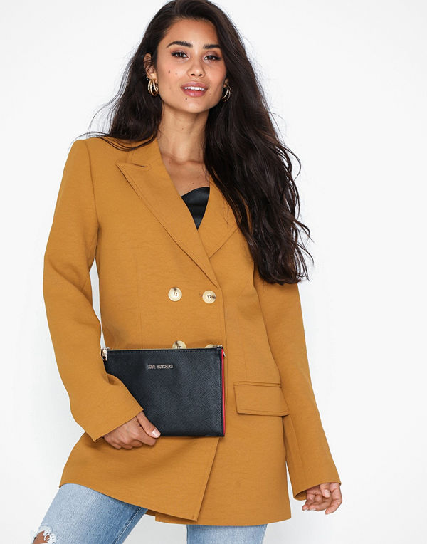 Love Moschino svart kuvertväska JC5394PP18LQ0