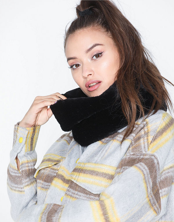 Vero Moda Vmnan Faux Fur Tube Scarf
