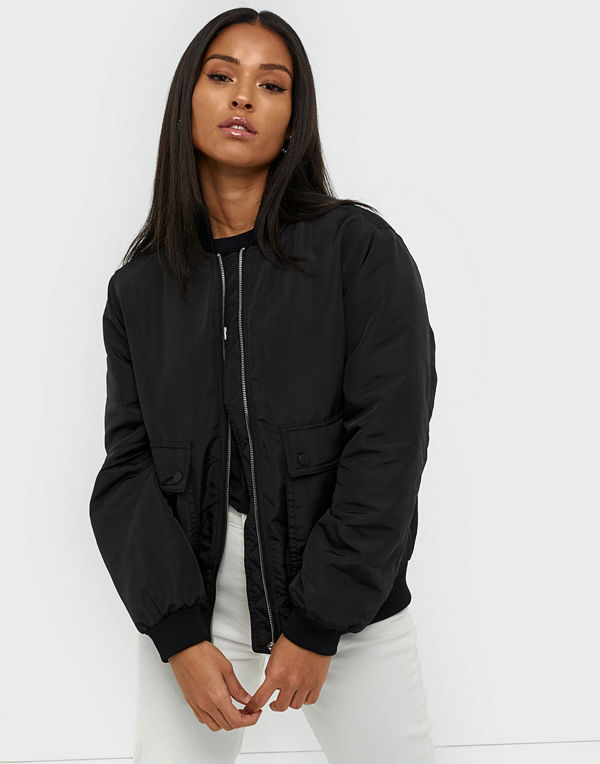 Vero Moda svart bomberjacka Vmpau Short Jacket Boos