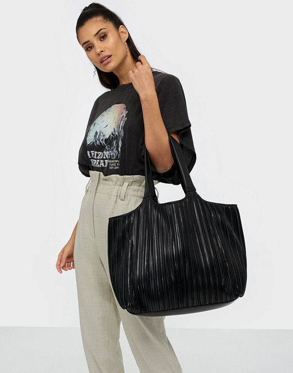 NLY Accessories Pretty Pleats Bag
