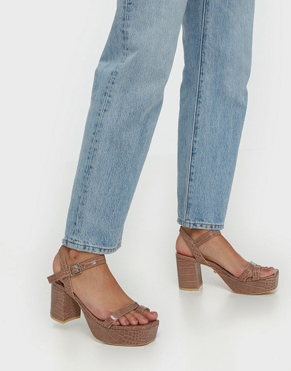 NLY Shoes Squared Toe Platform Heel