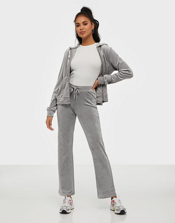 Gina Tricot grå byxor Cecilia Velour Trousers