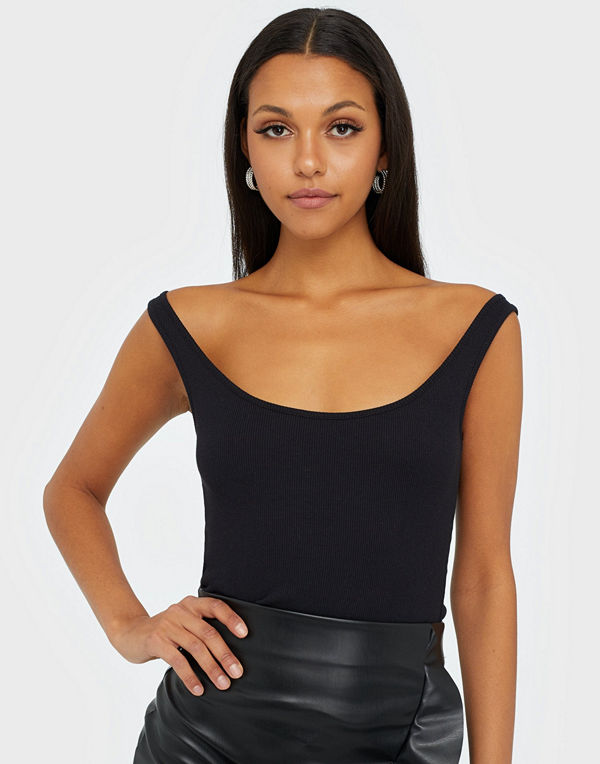 NLY Trend Flirty Shoulder Tank Top Svart