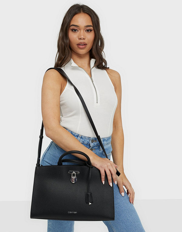 Calvin Klein svart väska BUSINESS TOTE LG