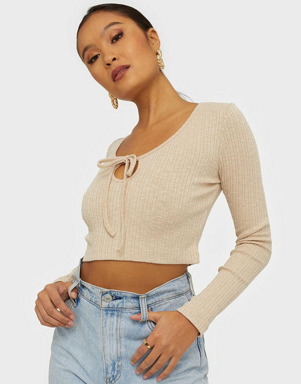NLY Trend Front Tie Keyhole Top