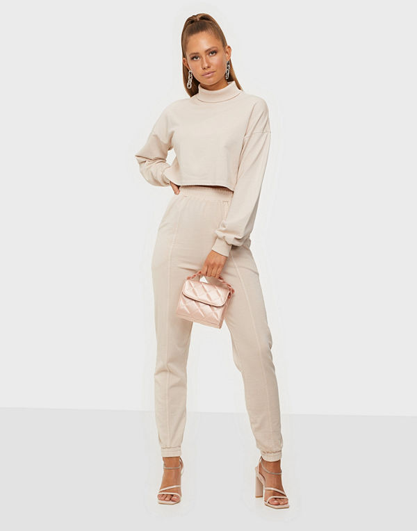 NLY Trend Watch Out Set