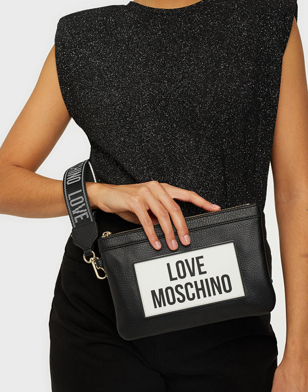 Love Moschino svart väska med tryck BOLD LOGO ON TAG