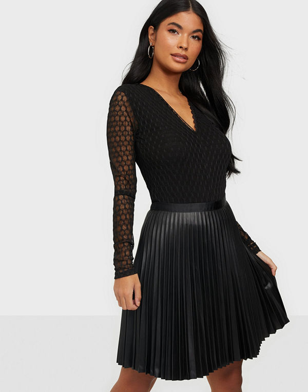 Vila VIAMINNA HW PLEATED SHORT COATED SK