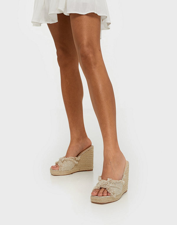 NLY Shoes Braided Platform Wedge