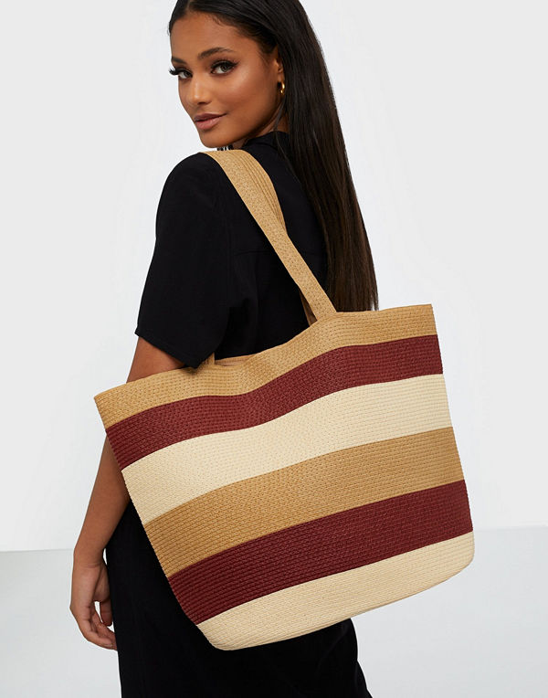 Vero Moda mönstrad väska VMFREYA STRAW BAG