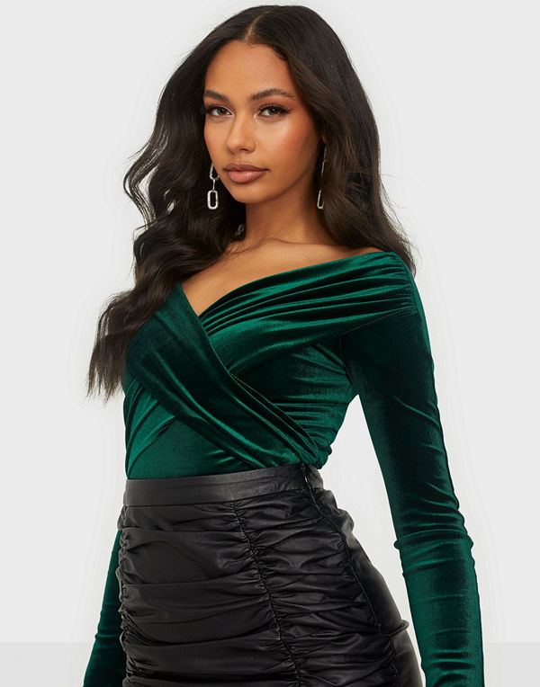 NLY One Wrap Bust Velvet Body