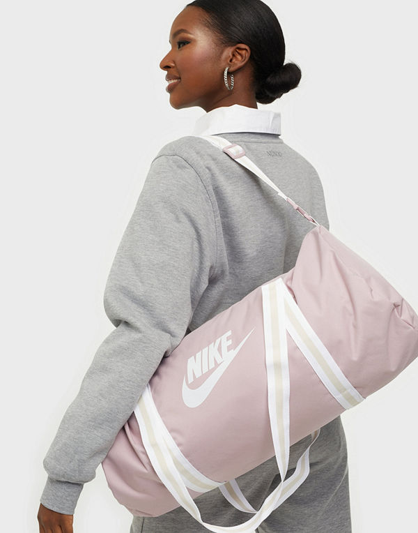 Nike ljusgrå väska NK HERITAGE DUFF