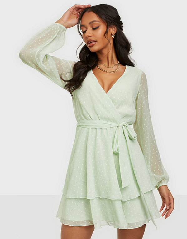 NLY Trend Loveable Wrap Dress