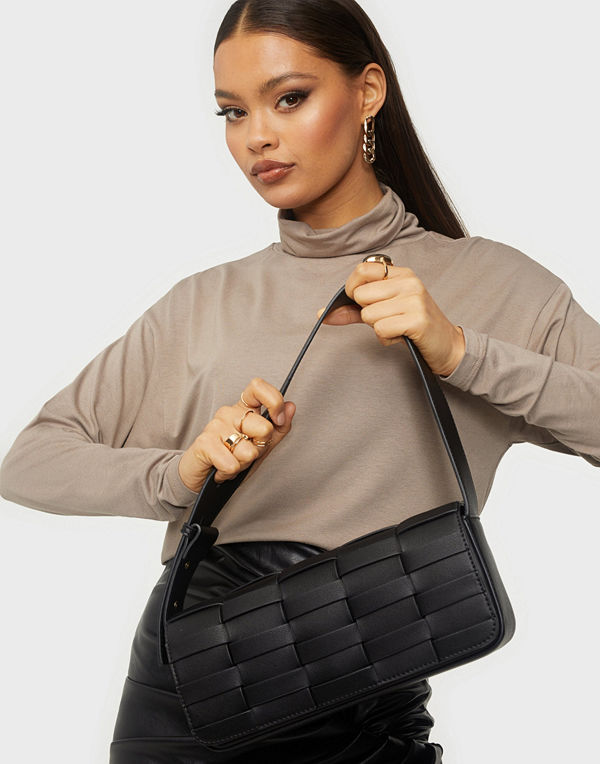 Pieces svart väska PCORLI SHOULDER BAG D2D