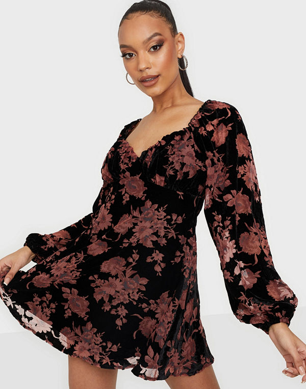Missguided Milkmaid Skater Dress Long Sleeve