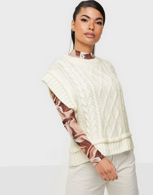 Neo Noir Malley Cable Knit Waistco