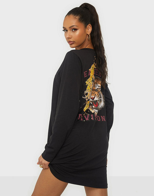 Missguided Graphic Long Sleeve Printed Dress