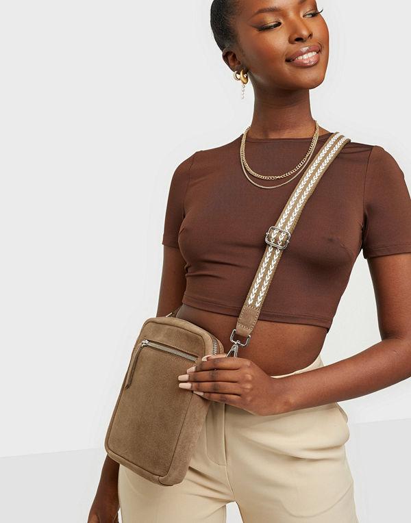 Only brun väska ONLGRACE SUEDE CROSSOVER BAG