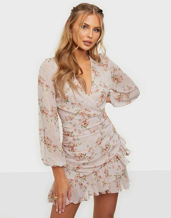 NLY Trend In Love Ruched Dress