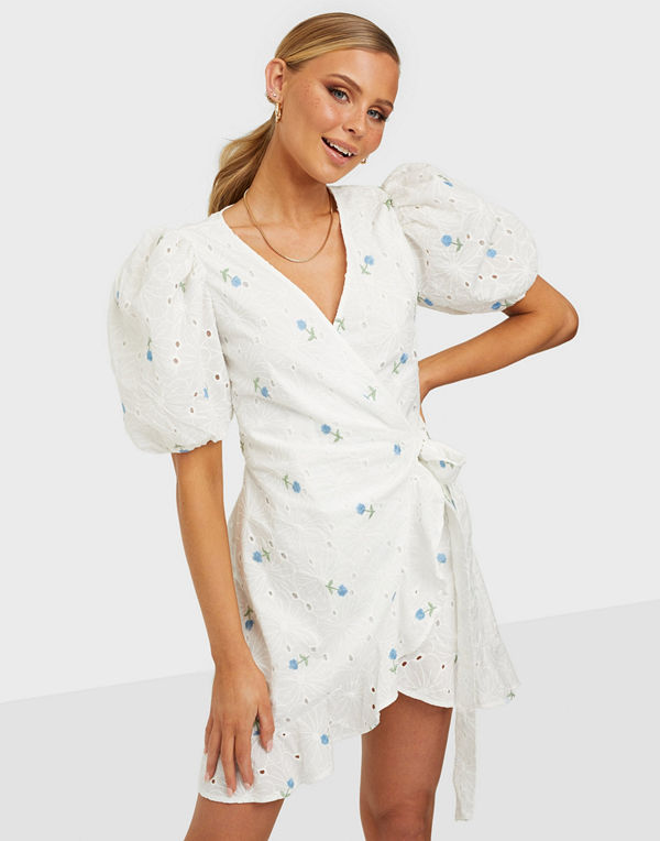 Missguided Floral Broderie Puff Sleeve Mini Dress