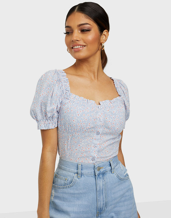 NLY Trend Flirty Button Blouse