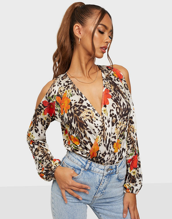 NLY One Bare Shoulder Print Body