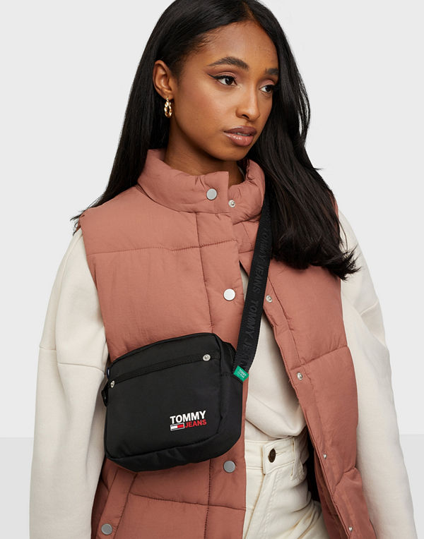 Tommy Jeans svart väska Tjw Campus Crossover