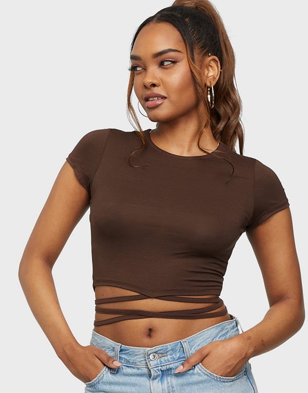 NLY Trend Perfect Cropped Tie Top