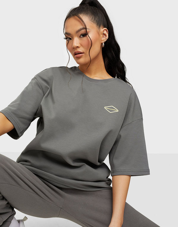 Nicki Studios LOGO COTTON TSHIRT