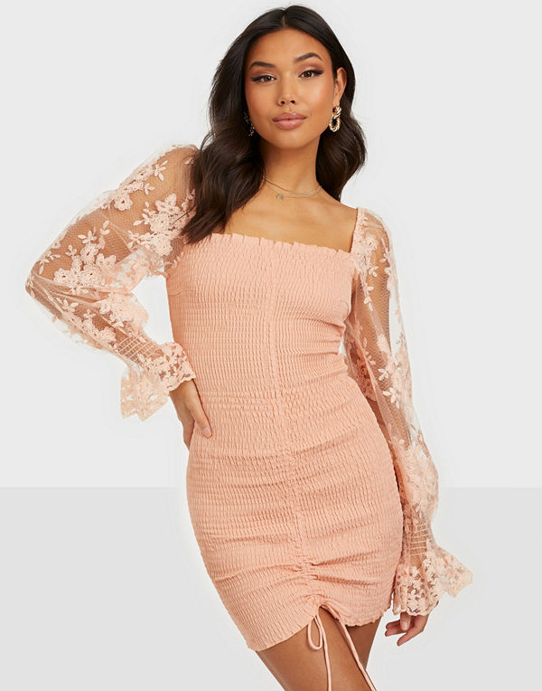 Love Triangle Katie Shirred Mini W Lace Sleeves