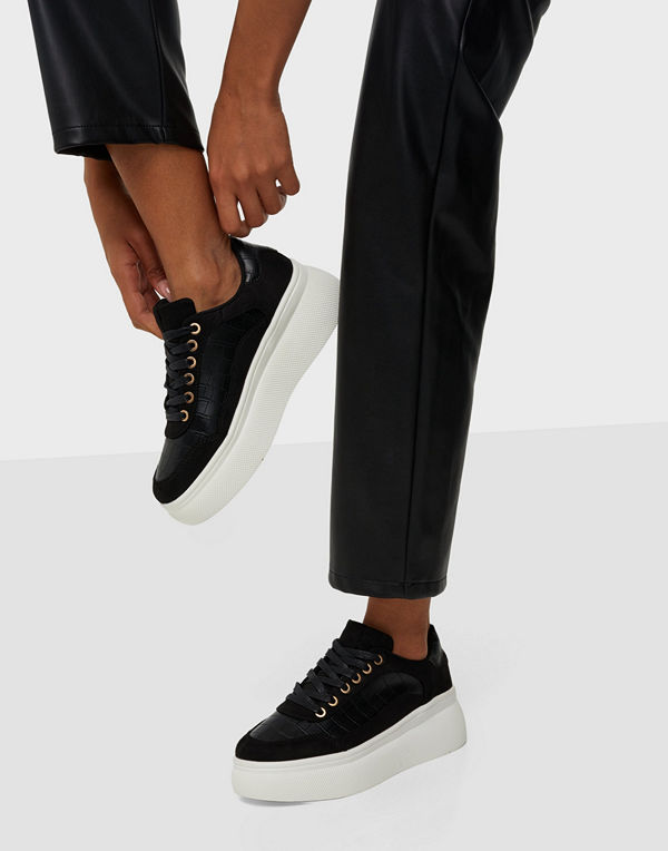 Duffy Platform Sneaker