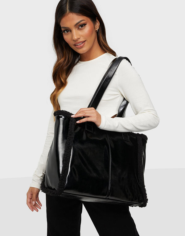 Gina Tricot svart väska Celia shopper