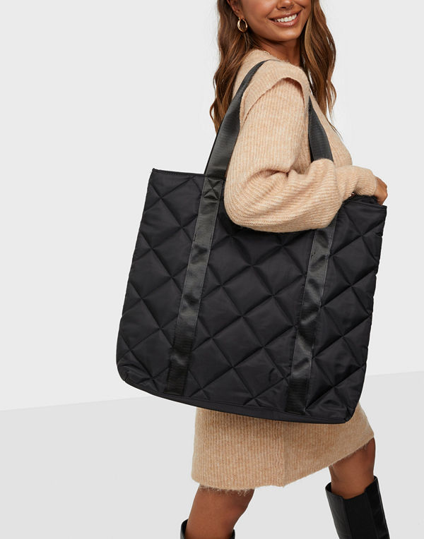 Only svart väska ONLELLA NYLON QUILT SHOPPER BAG