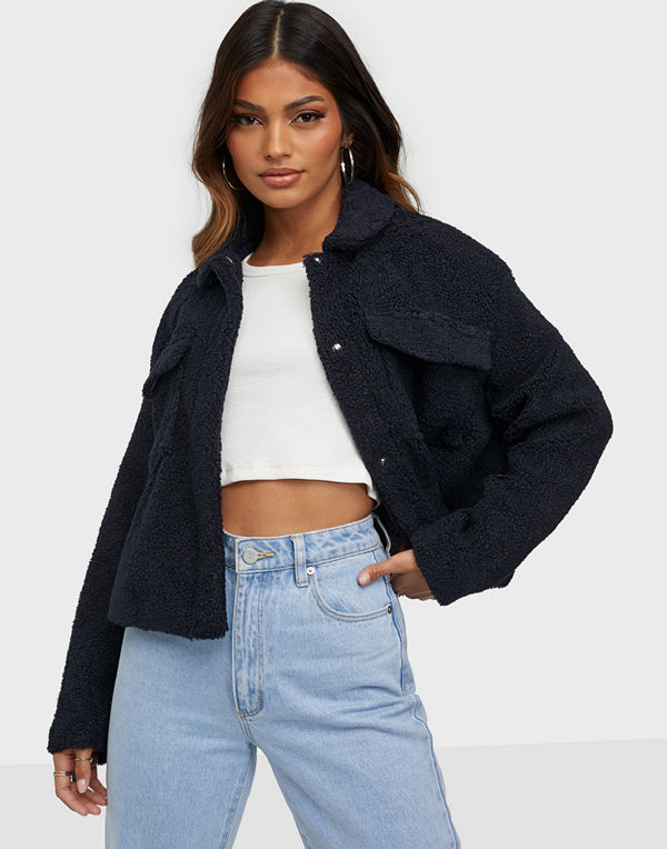 Only ONLMARINA L/S CROP TEDDY JACKET CC