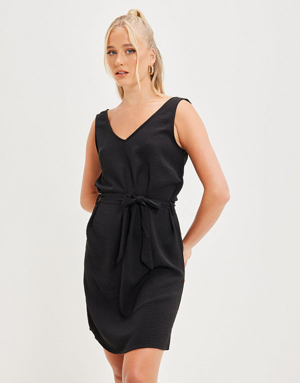 Only ONLMETTE SL V-NECK BELT DRESS WVN