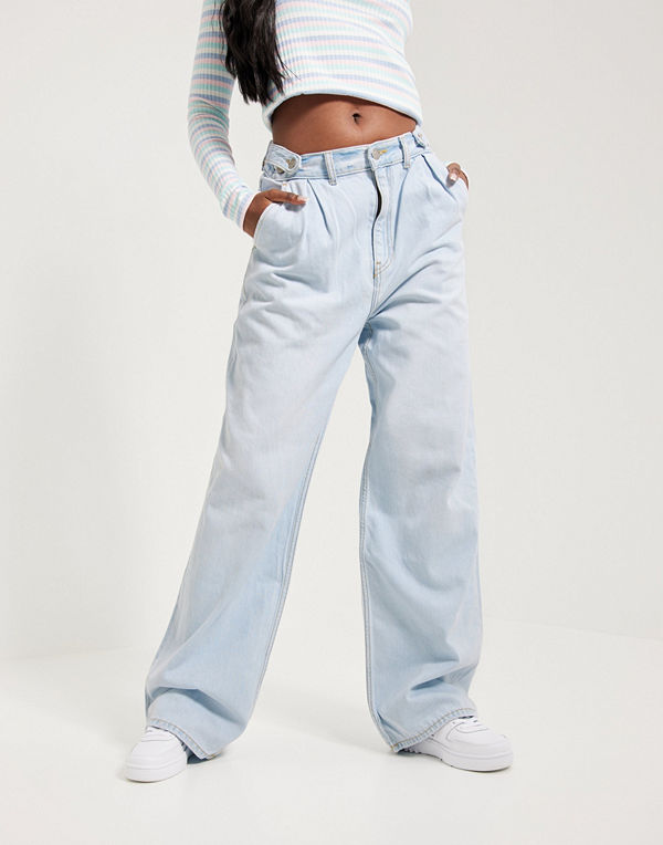 Dr. Denim Kaia