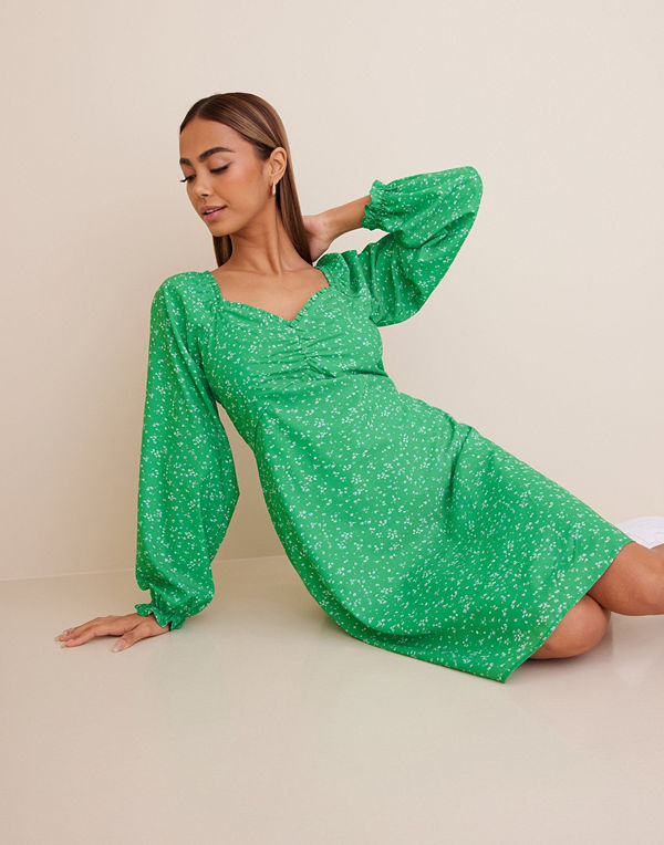 Neo Noir Malla Flower Burst Dress