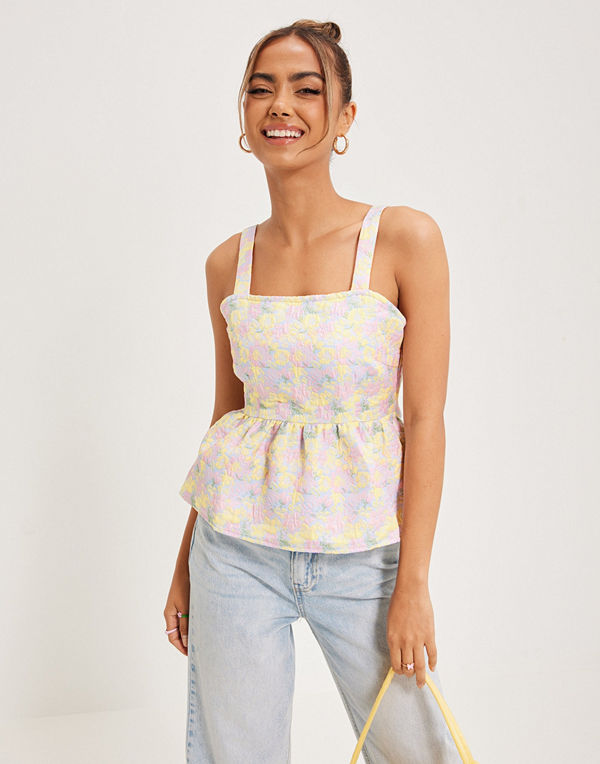 Pieces PCTUTSI STRAP TOP D2D