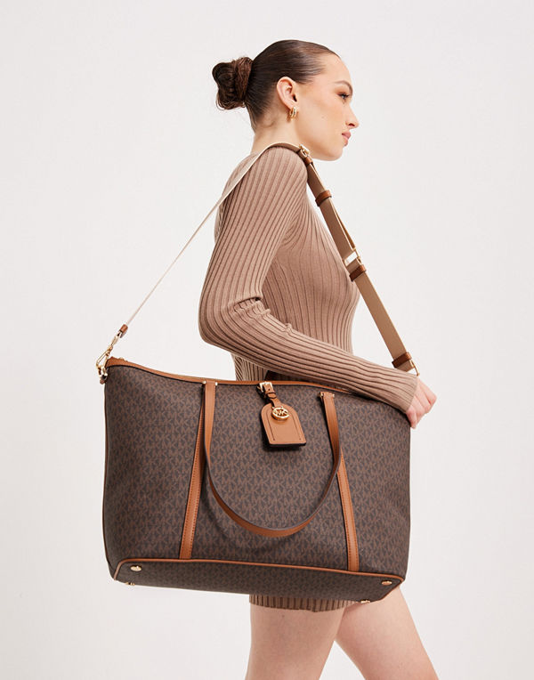 Michael Kors mönstrad väska LG TRAVEL SLEEVE TOTE