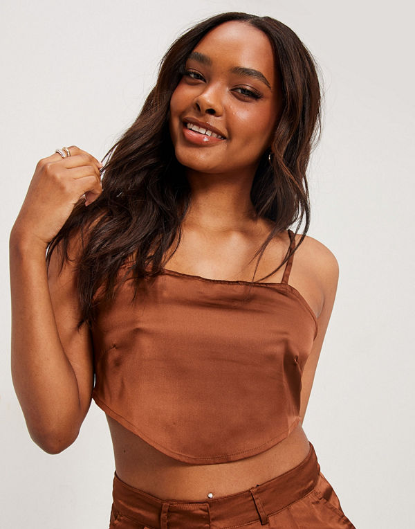 Noisy May NMCLARIE S/L CROPPED TOP WVN