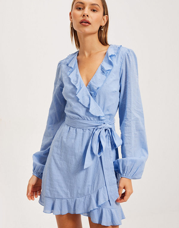 NLY Trend Flounce Me Wrap Dress